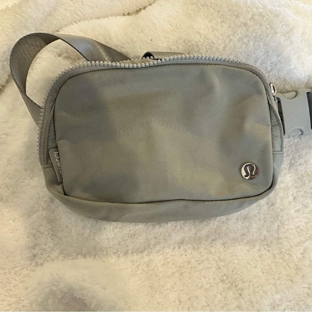 Everywhere Belt Bag 1L: Retired Color